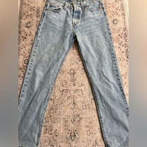 Size 26 Levi Wedgie Straight 501